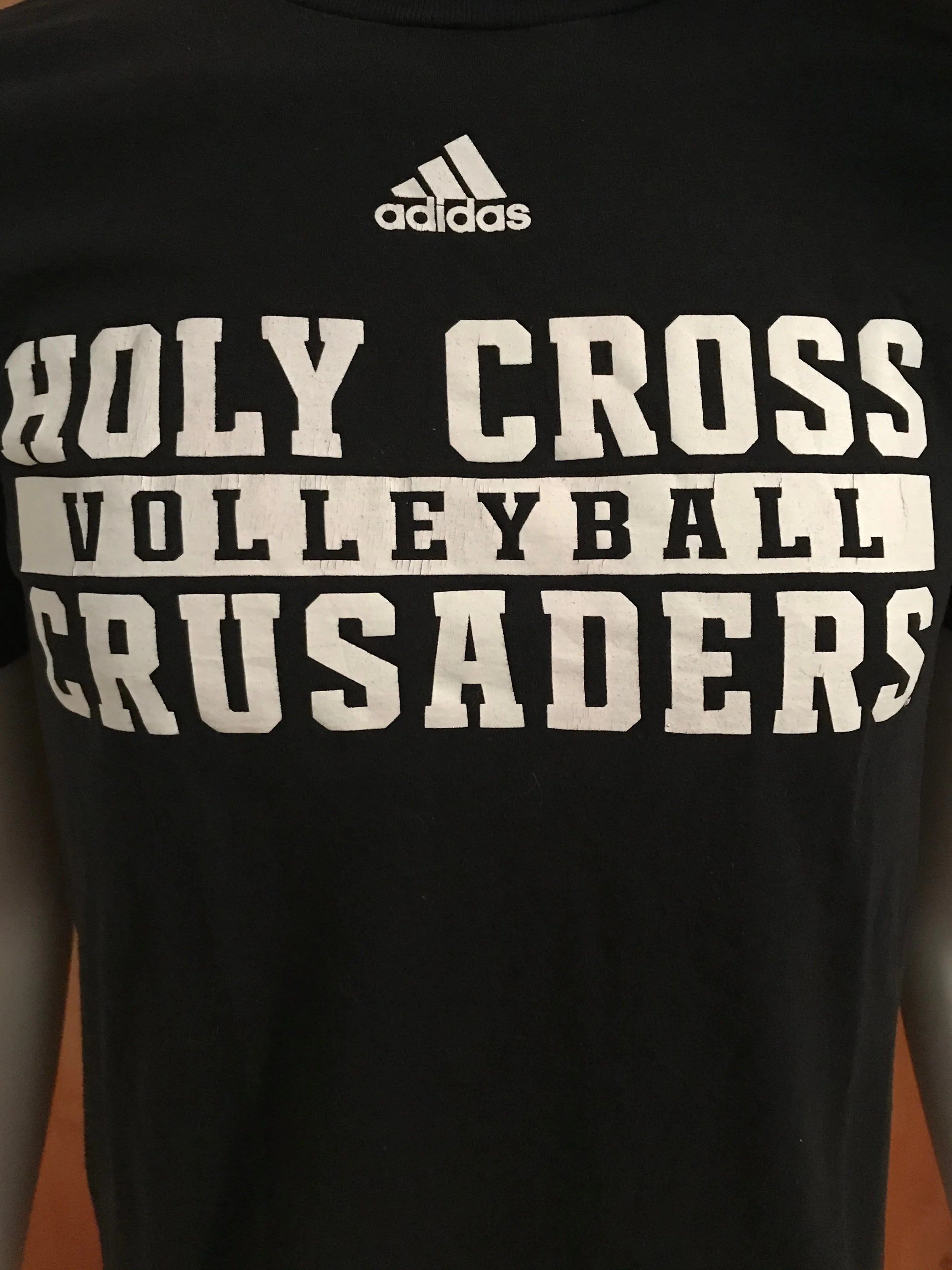 ADIDAS "HOLY CROSS VOLLEYBALL CRUSADERS" Graphic Print The Go To Tee Adult M Medium MD Black 2014 T-Shirt Tee Shirt