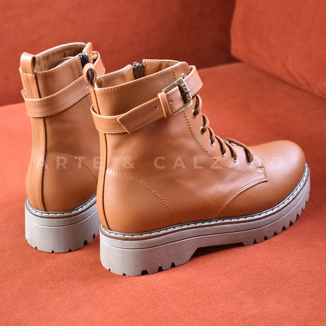 Botín Combat Boots Camel B18