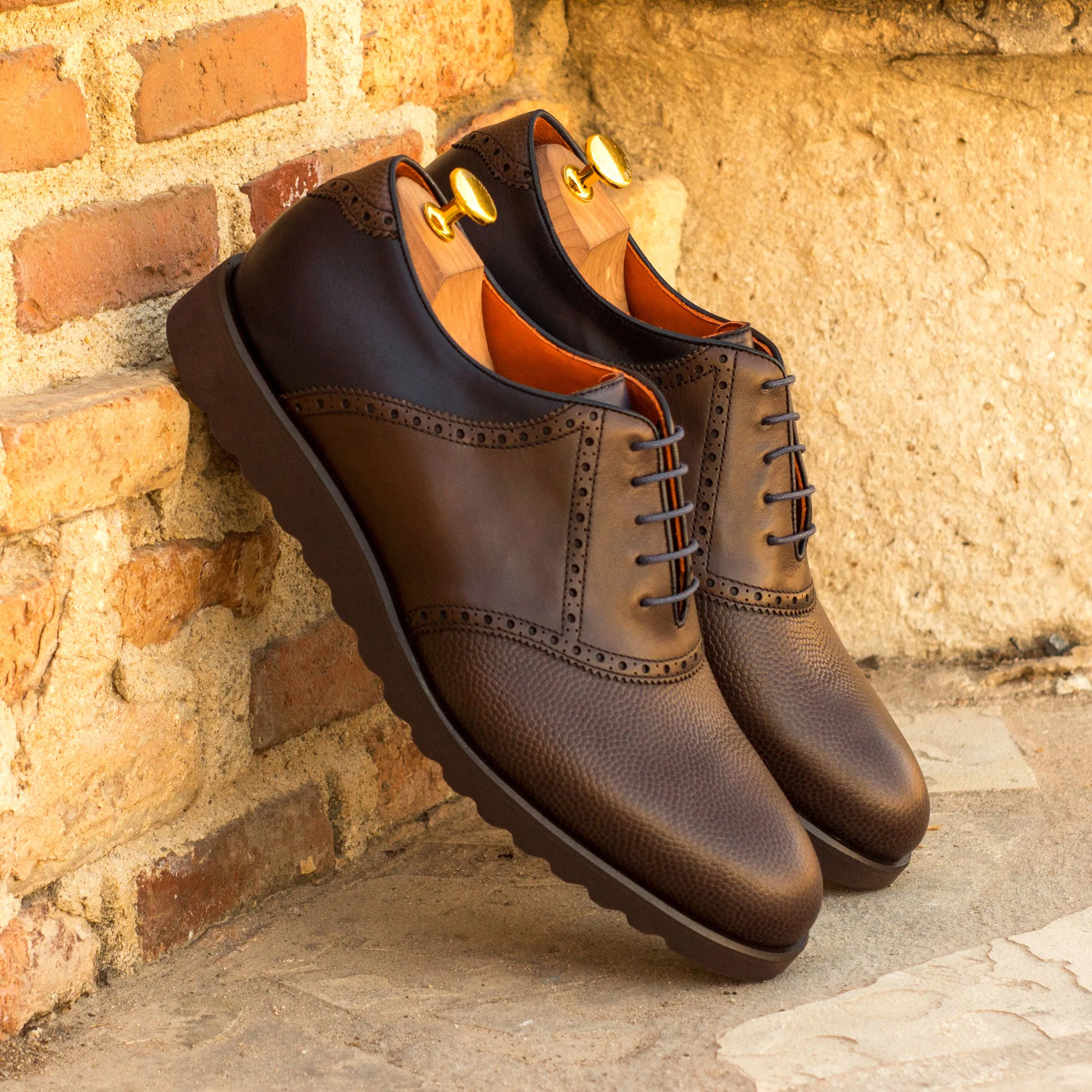 DapperFam Fabrizio in Dark Brown / Navy Men's Italian Leather & Italian Pebble Grain Leather Saddle