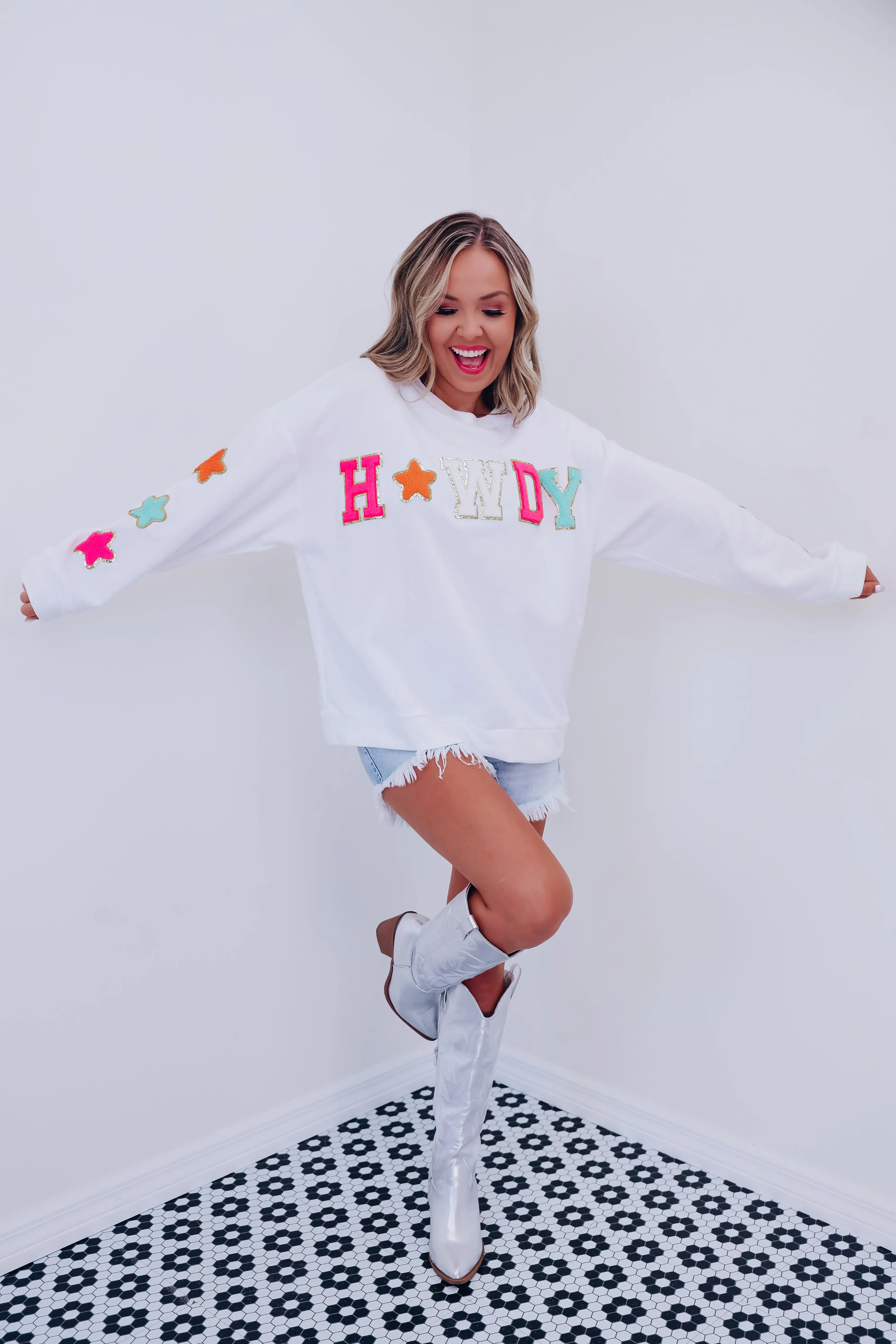 Glitter Howdy Patch Graphic Sweatshirt - White