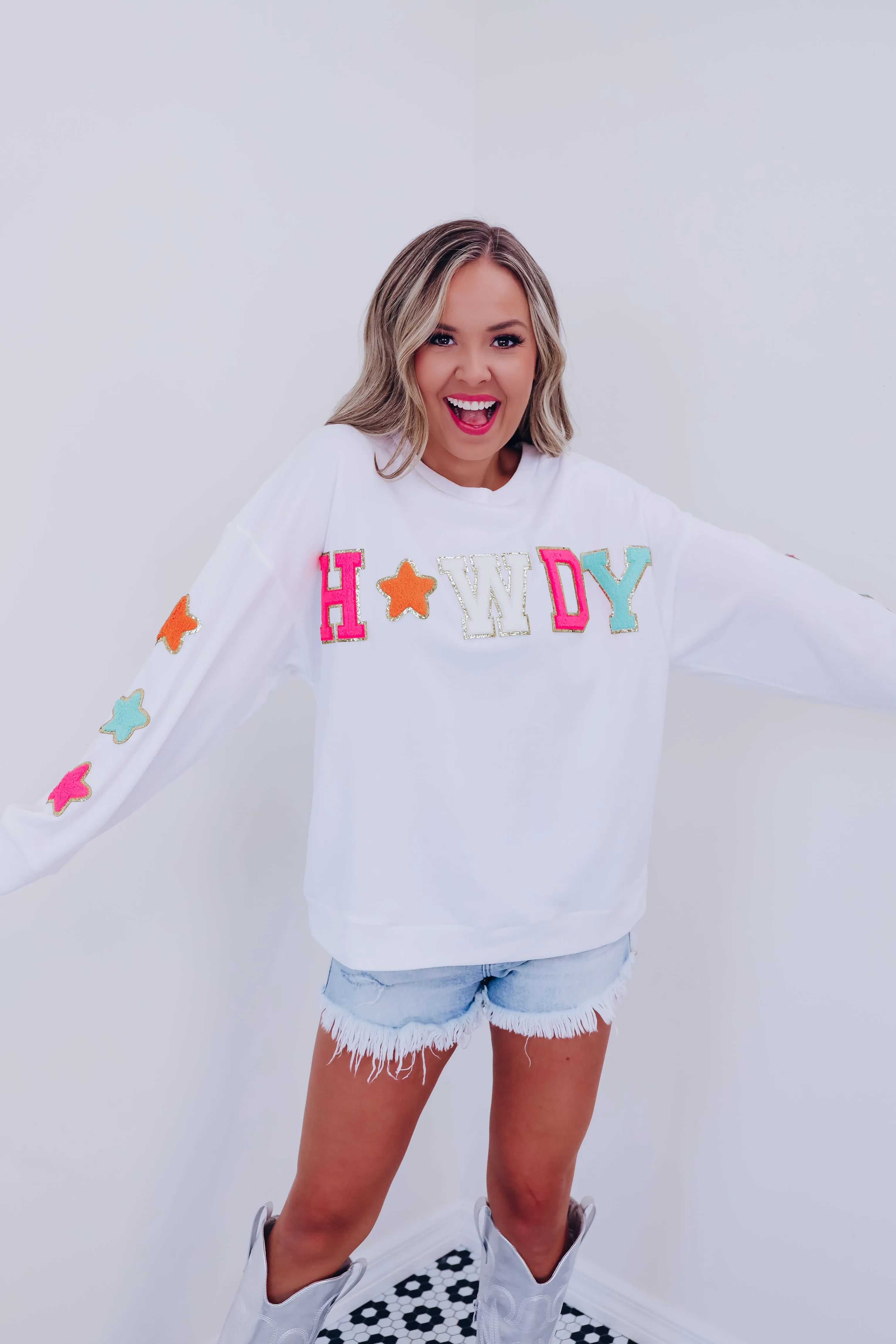 Glitter Howdy Patch Graphic Sweatshirt - White