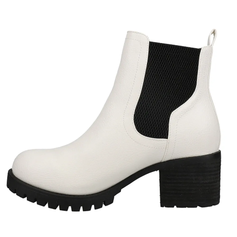 Jonna Pull On Round Toe Chelsea Boots