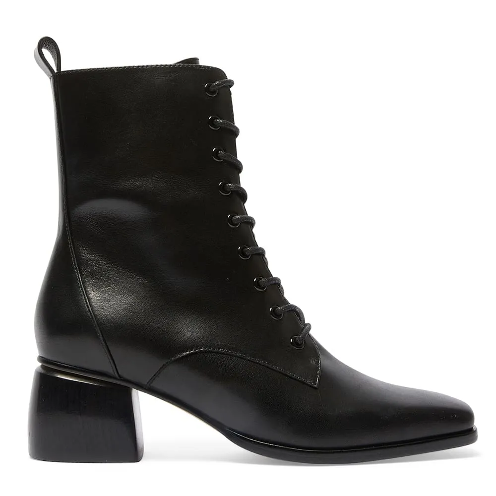 Journey Boot in Black Leather