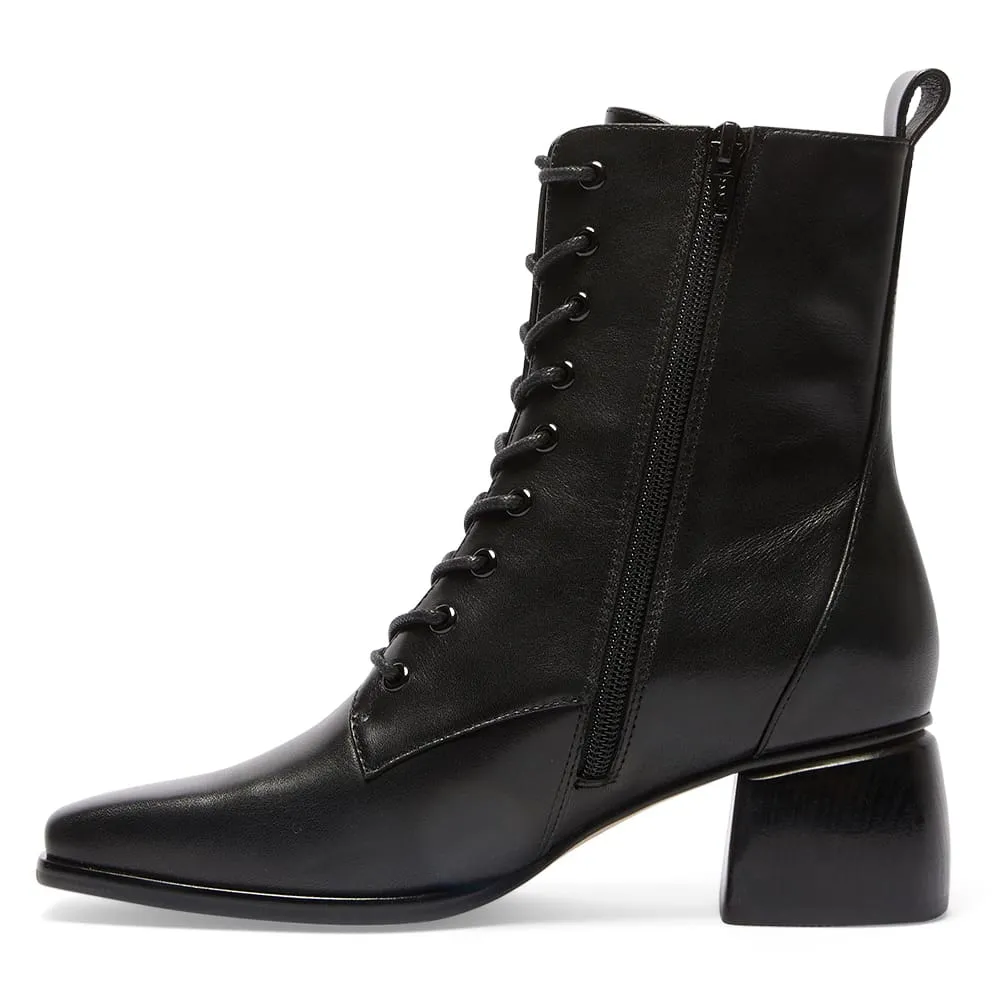 Journey Boot in Black Leather