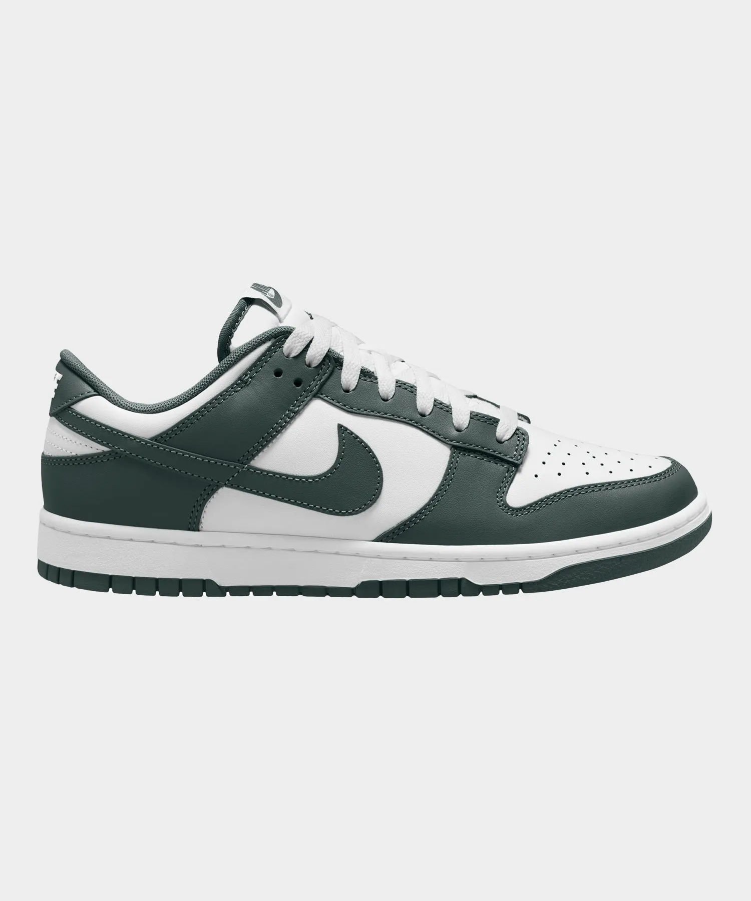 Nike Dunk Low in White / Vintage Green