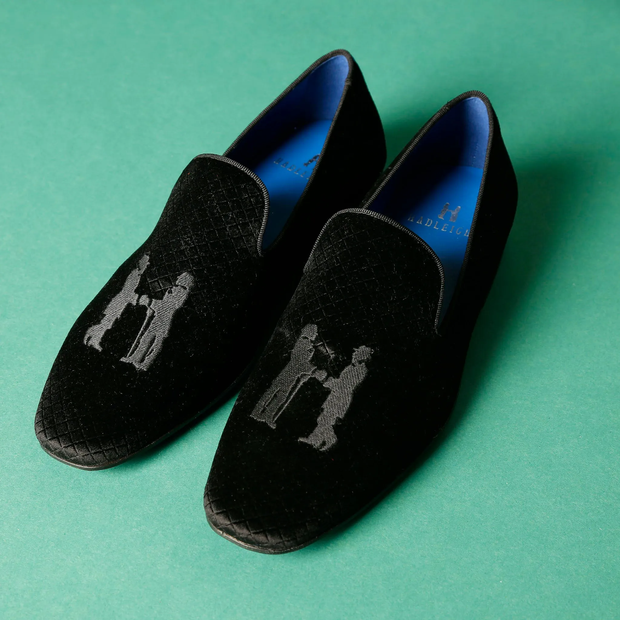 Slipper in Black Velvet with Black Logo