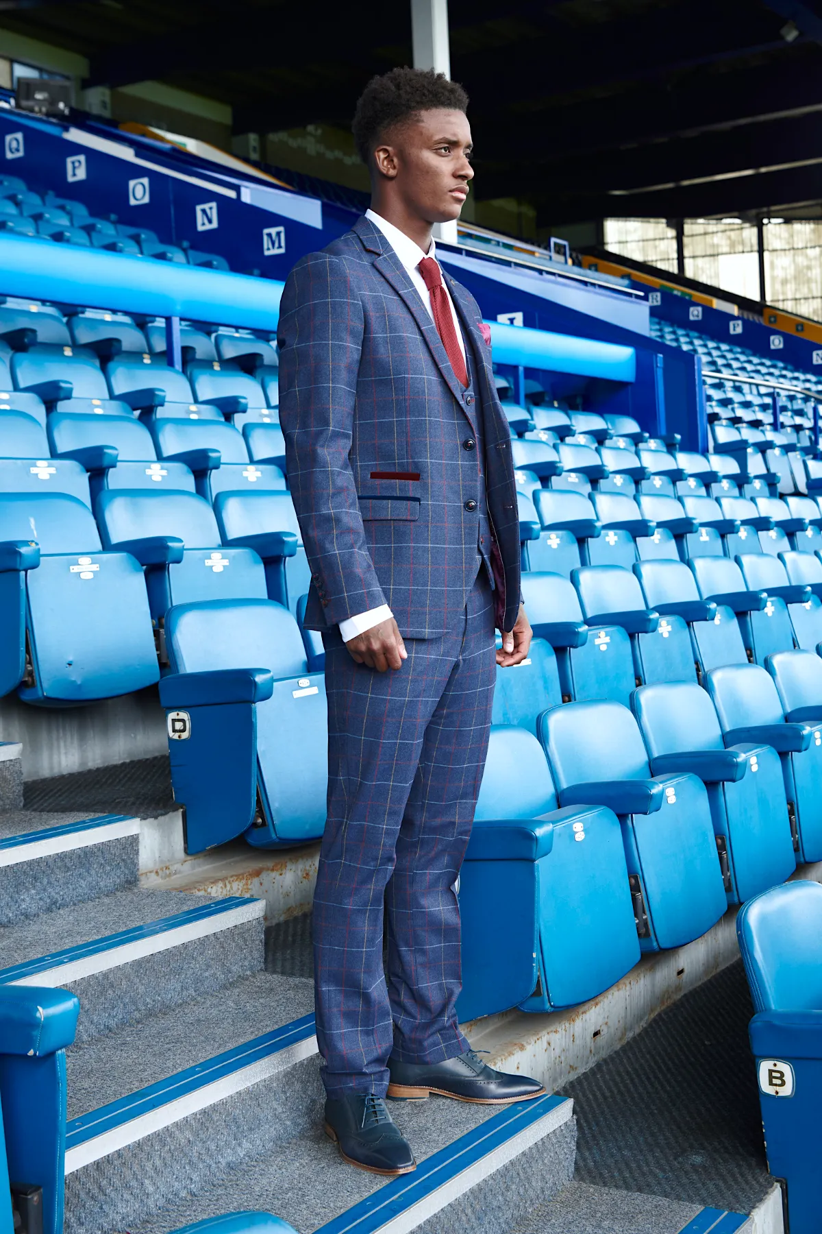 The Everton Collection | Demarai Gray in Drake Navy Suit