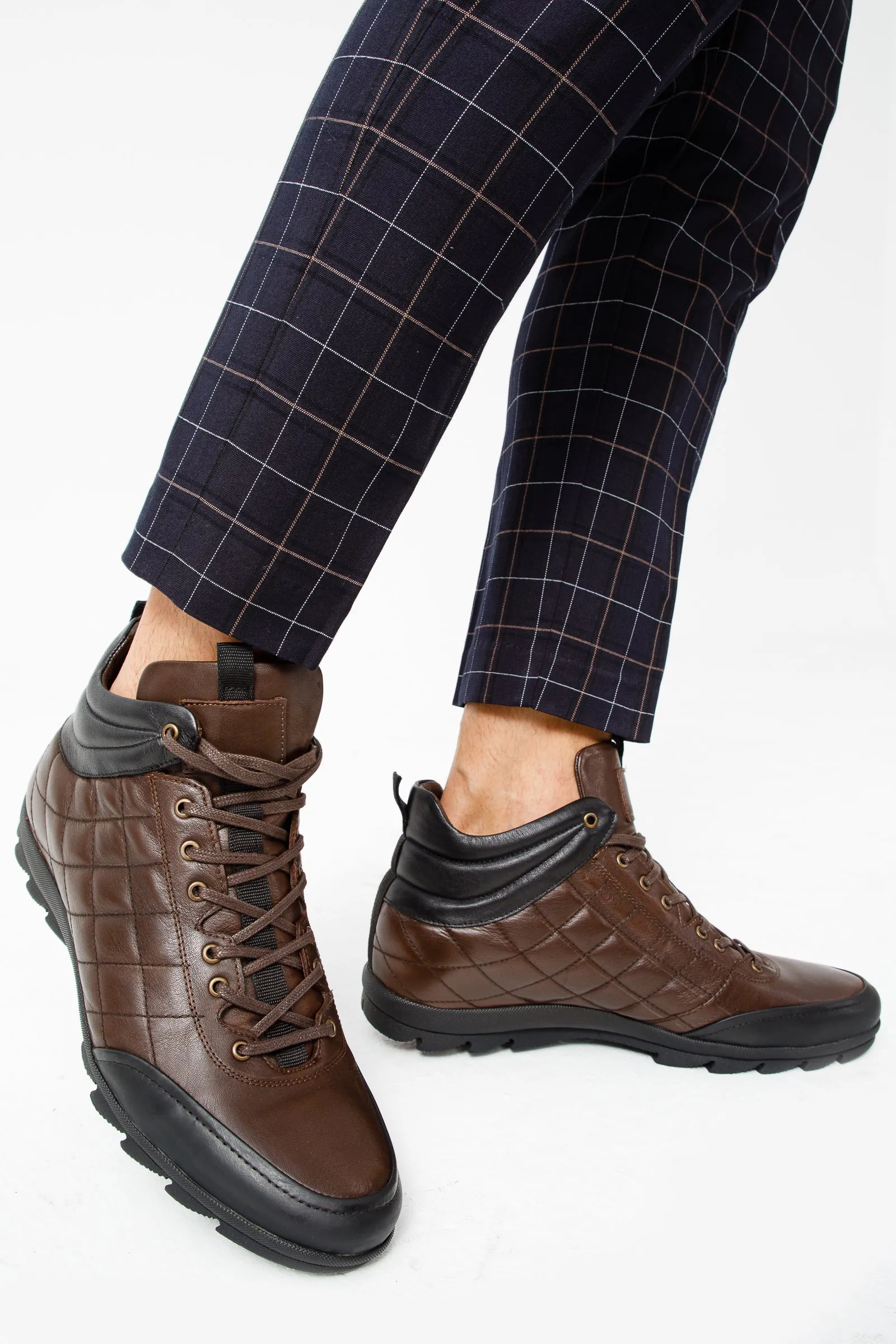 The Riga Brown Leather Casual Lace-Up Men Boot with a Zipper